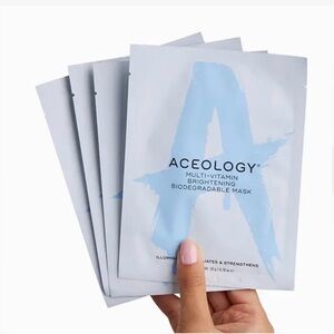 NWT- Aceology Multi-Vitamin Brightening Mask - 4 Pack